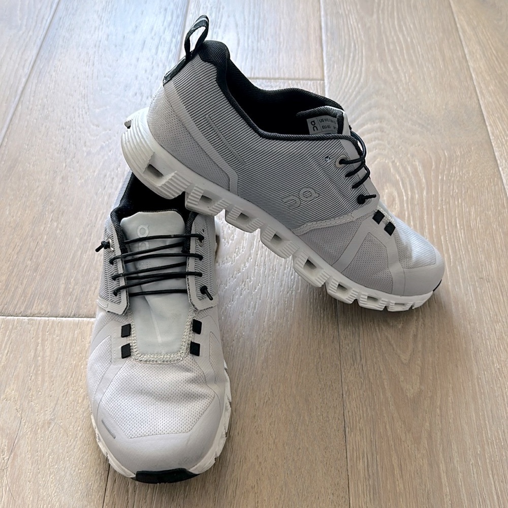 On Women’s Cloud 5 Waterproof in Glacier White